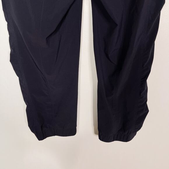 Athleta Size 4 Navy Blue La Viva Woven Capri Pants Cropped Jogger Pockets Travel - Picture 7 of 11